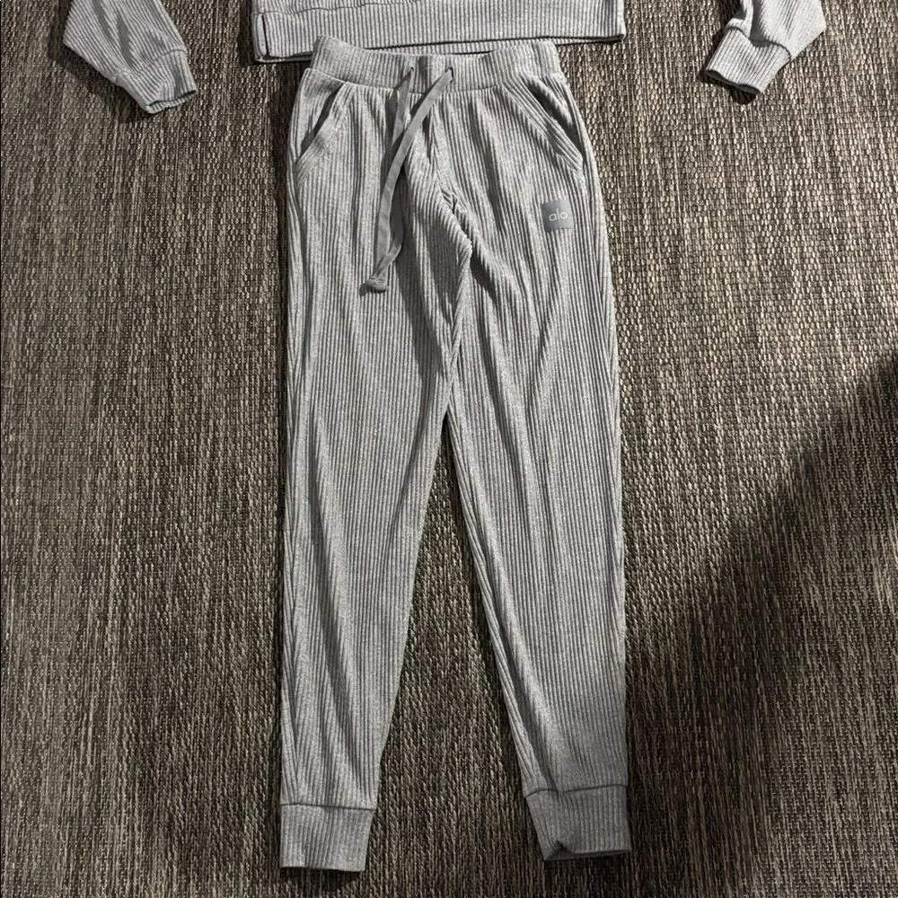 Alo yoga muse set grey - Picture 3 of 7